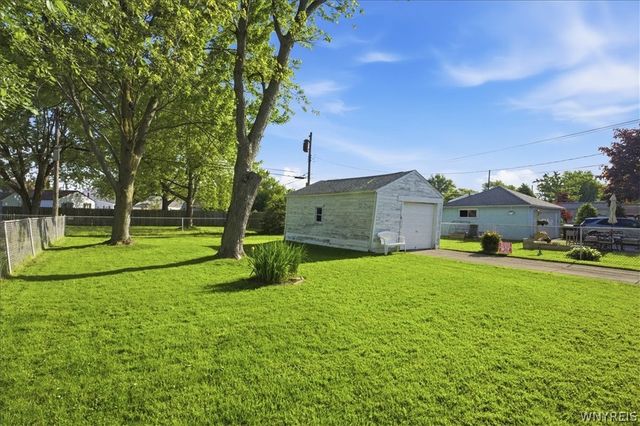 12 Tussing Lane, Tonawanda, NY 14150