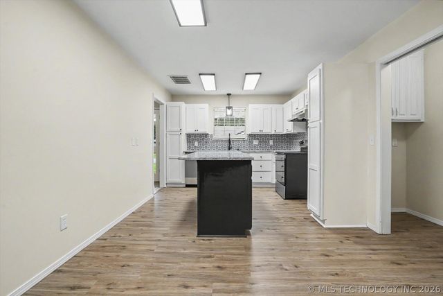 1009 N Forest Place, Jenks, OK 74037