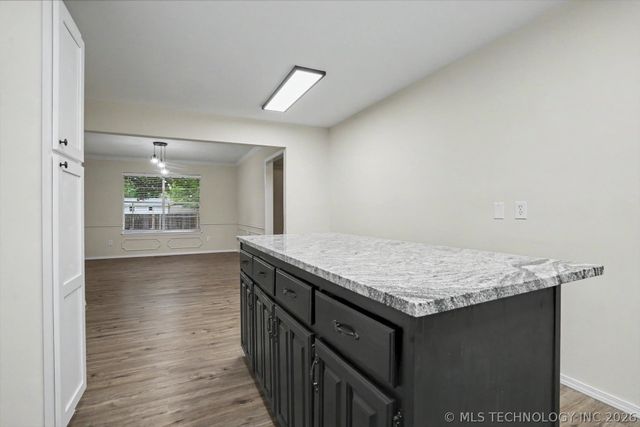 1009 N Forest Place, Jenks, OK 74037