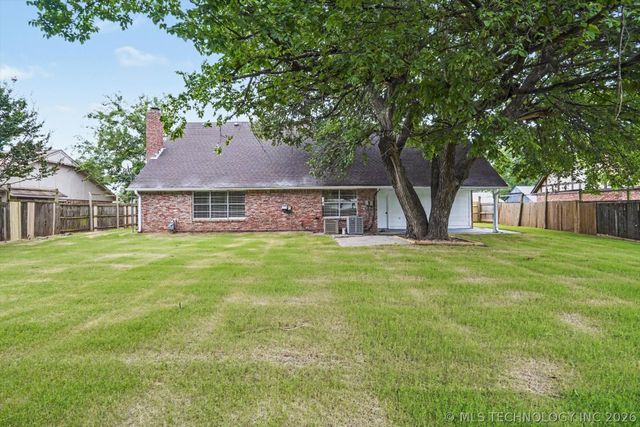 1009 N Forest Place, Jenks, OK 74037