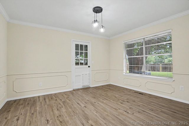 1009 N Forest Place, Jenks, OK 74037