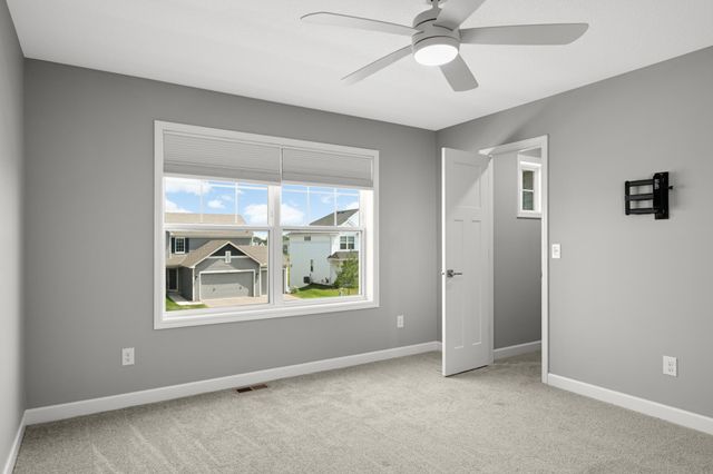 870 Spancil Hill Drive, Woodbury, MN 55129