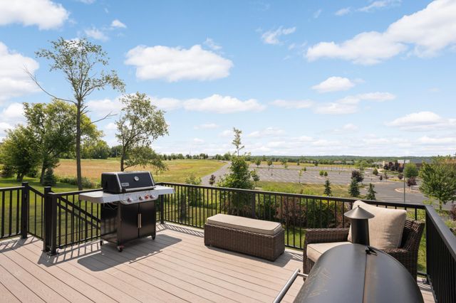 870 Spancil Hill Drive, Woodbury, MN 55129