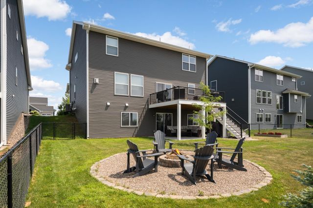870 Spancil Hill Drive, Woodbury, MN 55129