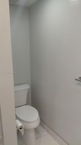 5335 NW 10th Court 209, Plantation, FL 33313