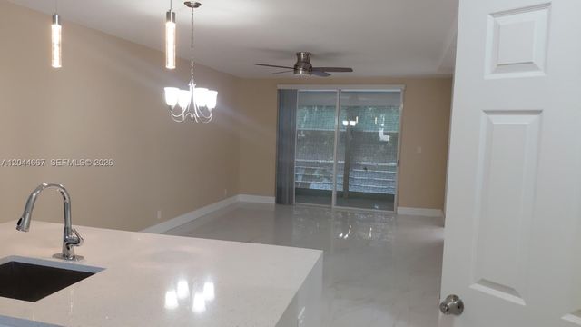 5335 NW 10th Court 209, Plantation, FL 33313