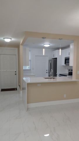 5335 NW 10th Court 209, Plantation, FL 33313