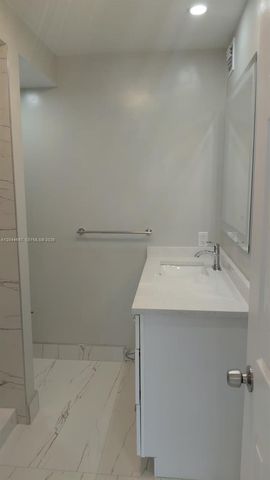 5335 NW 10th Court 209, Plantation, FL 33313
