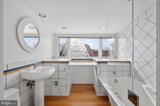 1771 T ST NW, Washington, DC 20009