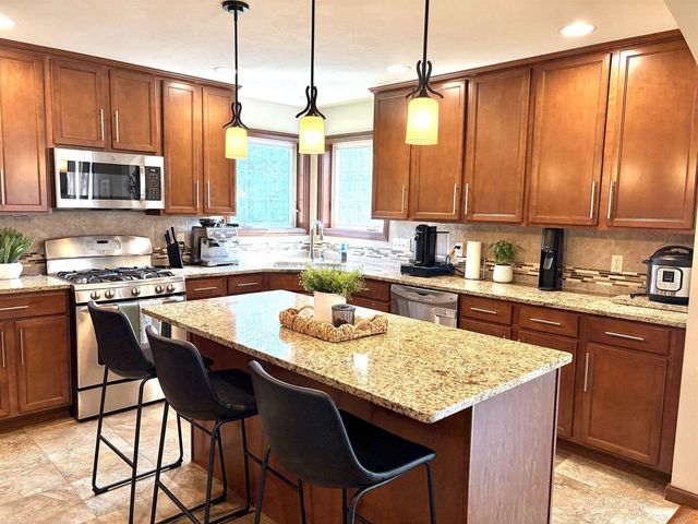 2701 E GLENHURST LANE, Appleton, WI 54913
