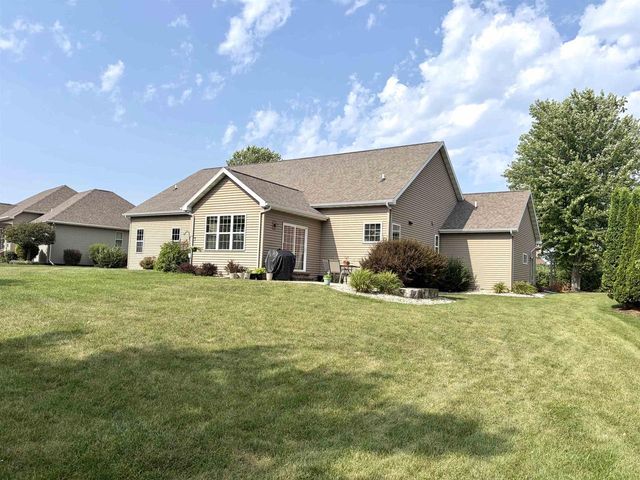 2701 E GLENHURST LANE, Appleton, WI 54913