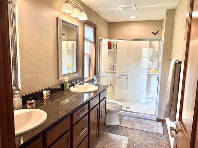 2701 E GLENHURST LANE, Appleton, WI 54913