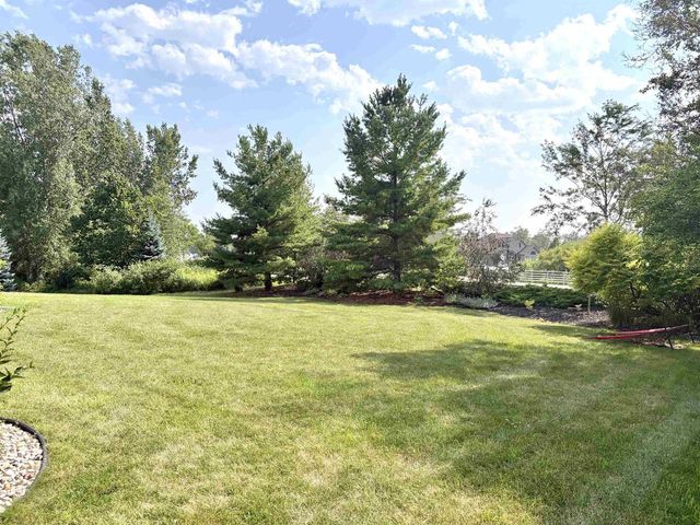 2701 E GLENHURST LANE, Appleton, WI 54913