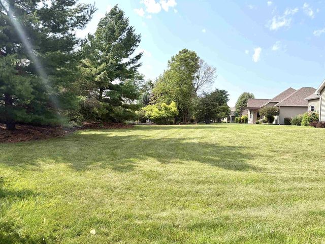 2701 E GLENHURST LANE, Appleton, WI 54913