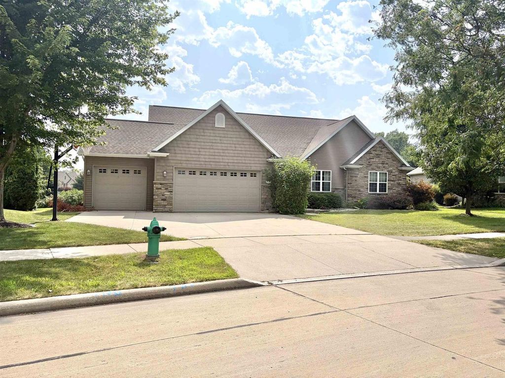 2701 E GLENHURST LANE, Appleton, WI 54913