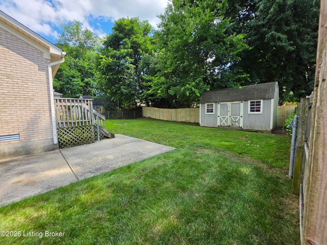 4606 Braves Ln, Louisville, KY 40272