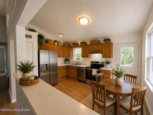 4606 Braves Ln, Louisville, KY 40272