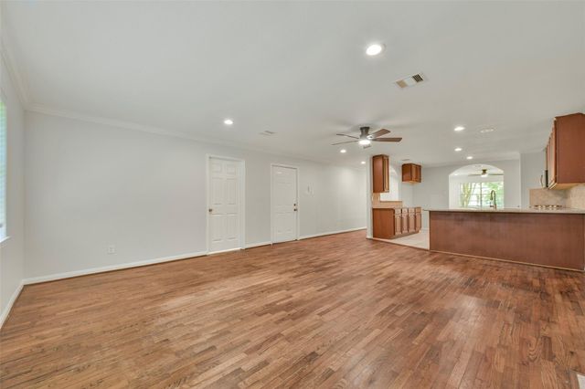 4725 9th Street A, Bacliff, TX 77518
