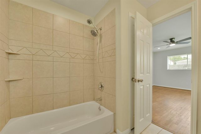 4725 9th Street A, Bacliff, TX 77518