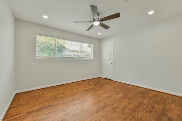 4725 9th Street A, Bacliff, TX 77518