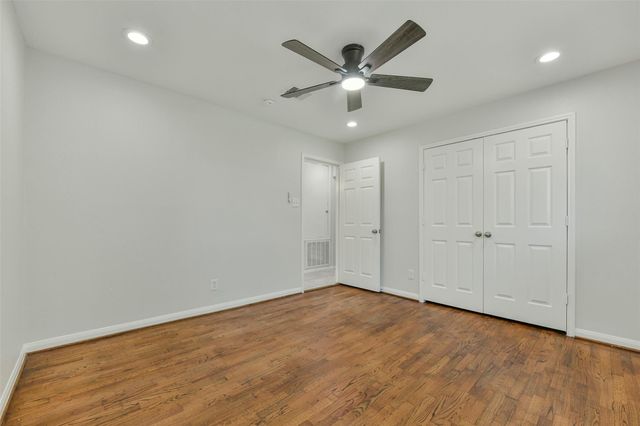 4725 9th Street A, Bacliff, TX 77518