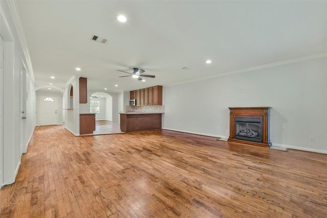 4725 9th Street A, Bacliff, TX 77518