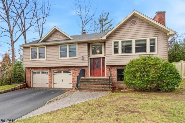 5 William Dr, Rockaway Boro, NJ 07866