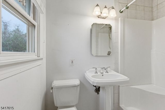 5 William Dr, Rockaway Boro, NJ 07866