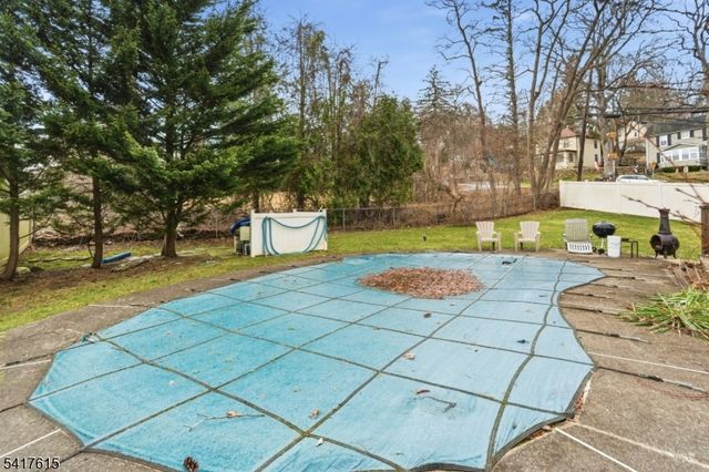 5 William Dr, Rockaway Boro, NJ 07866