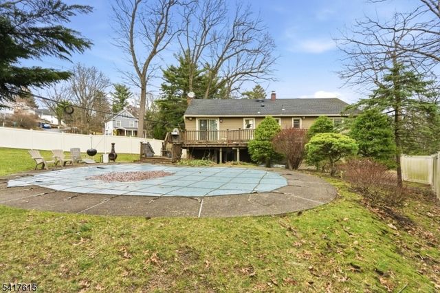 5 William Dr, Rockaway Boro, NJ 07866