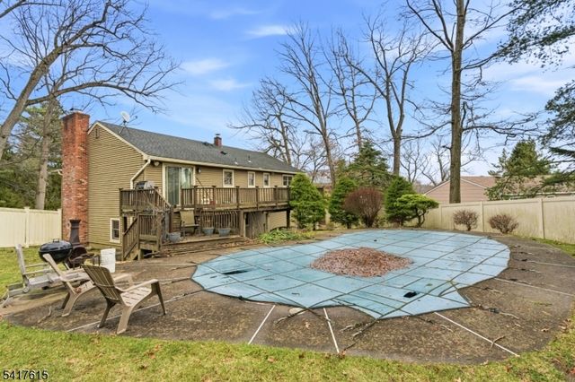 5 William Dr, Rockaway Boro, NJ 07866