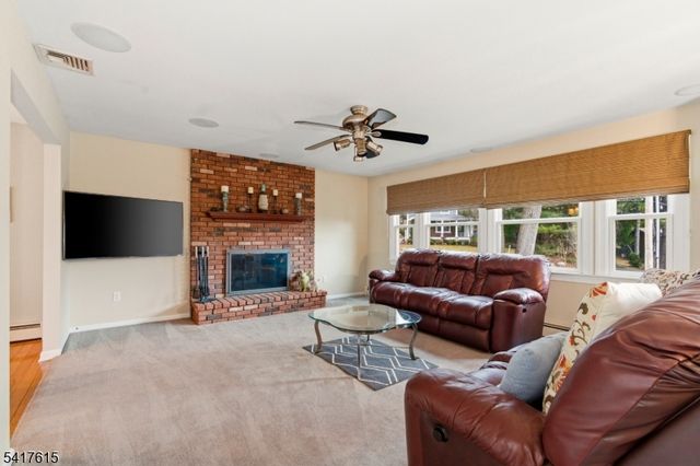 5 William Dr, Rockaway Boro, NJ 07866