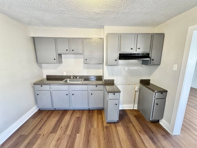 2071 HUBERT AVE, Memphis, TN 38108