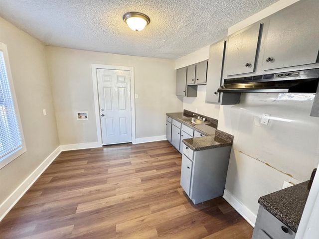 2071 HUBERT AVE, Memphis, TN 38108