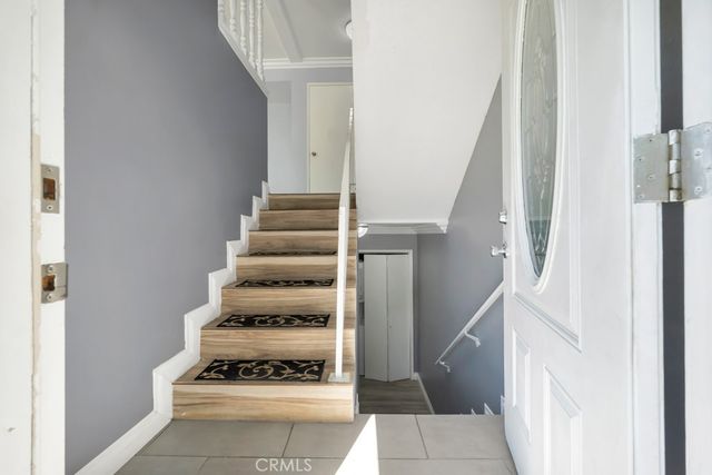 15145 Victory 1, Van Nuys, CA 91411