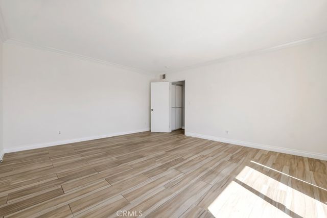 15145 Victory 1, Van Nuys, CA 91411