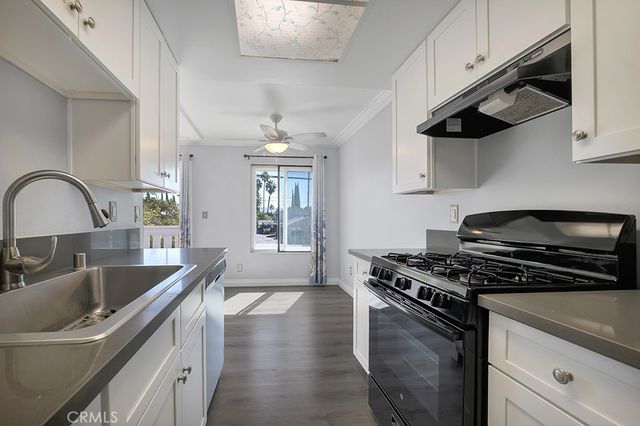 15145 Victory 1, Van Nuys, CA 91411