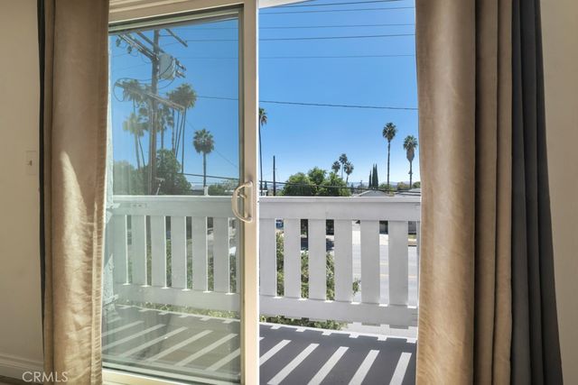 15145 Victory 1, Van Nuys, CA 91411