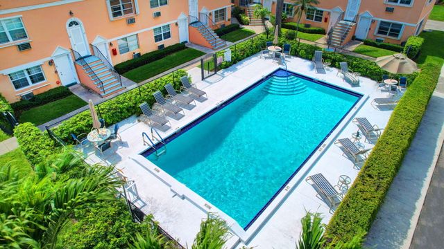 15 S Golfview Road 201, Lake Worth Beach, FL 33460