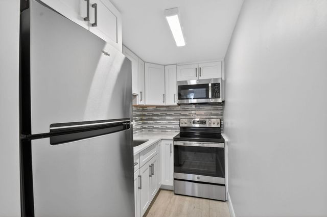 15 S Golfview Road 201, Lake Worth Beach, FL 33460