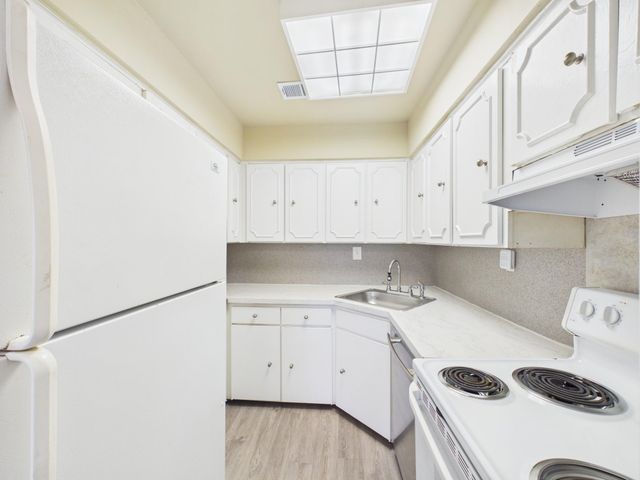 2595 Marilee Lane 1, Houston, TX 77057