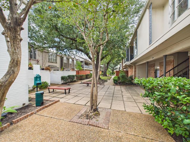 2595 Marilee Lane 1, Houston, TX 77057