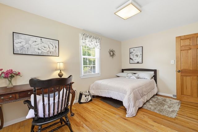 22 Lindale Ave, Weymouth, MA 02191