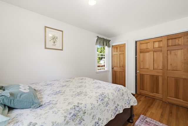 22 Lindale Ave, Weymouth, MA 02191