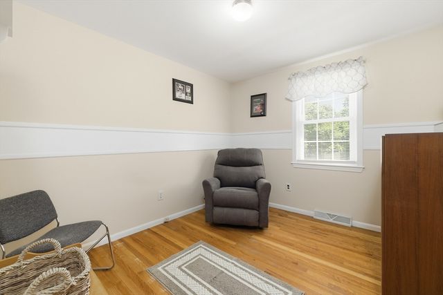 22 Lindale Ave, Weymouth, MA 02191