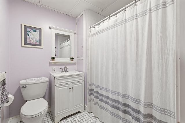 22 Lindale Ave, Weymouth, MA 02191
