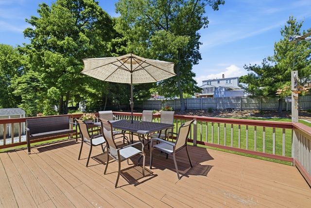 22 Lindale Ave, Weymouth, MA 02191