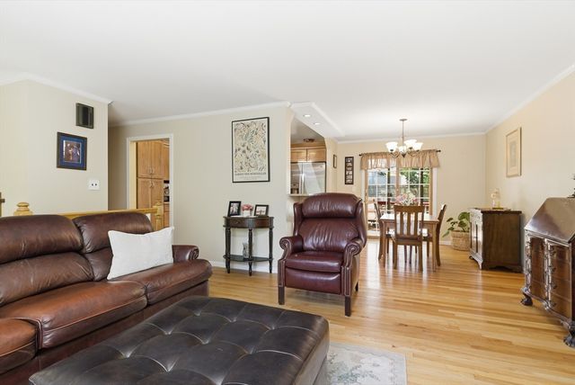 22 Lindale Ave, Weymouth, MA 02191