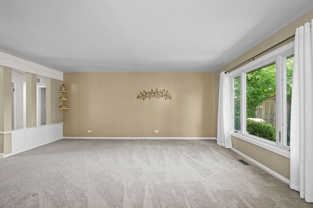 190 S Circle Avenue, Bloomingdale, IL 60108