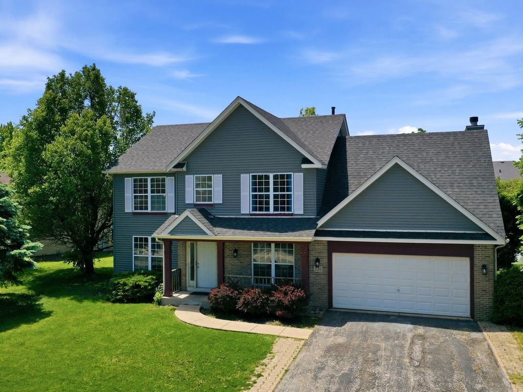 Image 37 of property listing at 225 Parkside Lane, Oswego, IL 60543